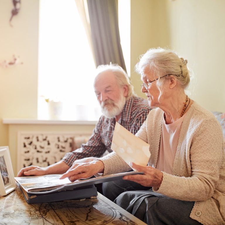 Mental Exercises and Games for the Elderly with Dementia